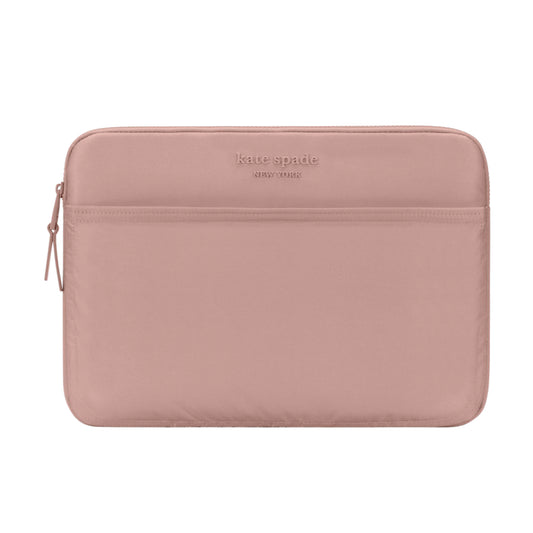 กระเป๋าคอมพิวเตอร์ Puffer 14 นิ้ว สี Madison Rouge ปกป้อง MacBook หรือ Laptop ของคุณ จากแบรนด์ KATE SPADE