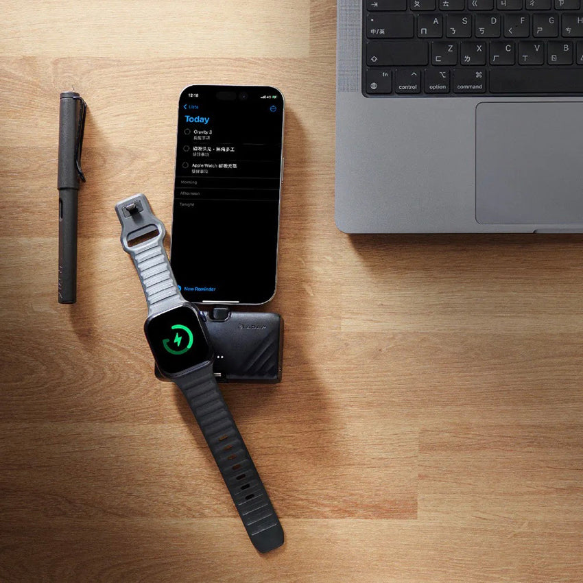 แบตเตอรี่สำรอง Adam Element Gravity 3 ความจุ 5000 mAh สี Black ชาร์โทรศัพท์มือถือ และ Apple Watch จากแบรนด์ ADAM ELEMENT