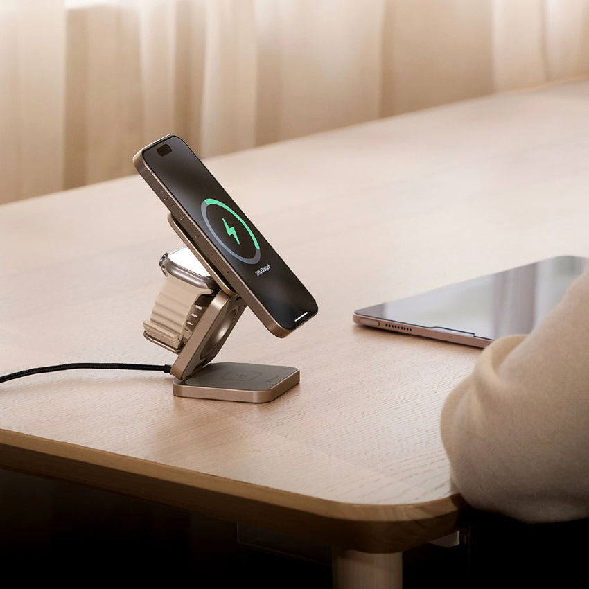 Adam Element Mag 3 Pro Qi2 3-in-1 Foldable Travel Charging Station-Titanium