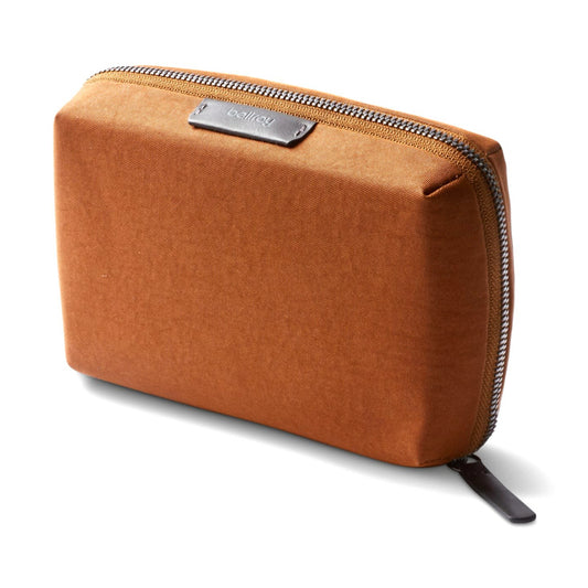 กระเป๋า Tech Kit Compact สี Bronze จากแบรนด์ BELLROY