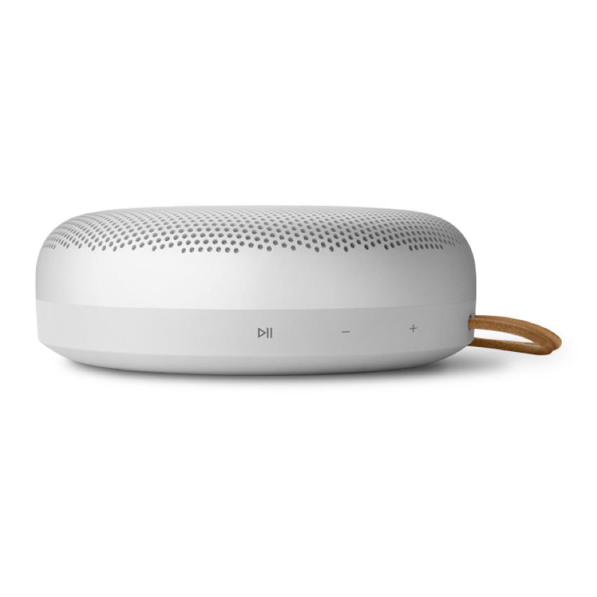 ลำโพงพกพา Beosound A1 รุ่นที่ 2 สี Grey Mist ดีไซน์ทันสมัย คุณภาพเสียงคมชัด ใช้งานยาวนาน 18 ชั่วโมง จากแบรนด์ BANG AND OLUFSEN