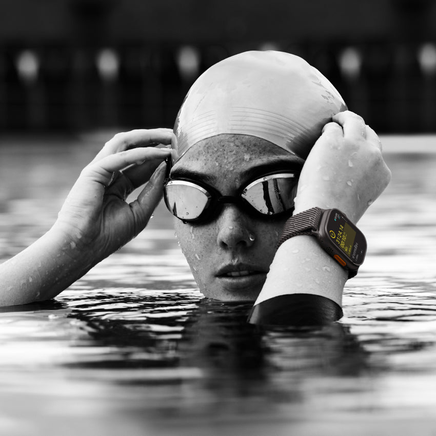 Apple AW 49mm Black Titanium Case Ultra 2 GPS + Cellular - Black Trail Loop - M/L