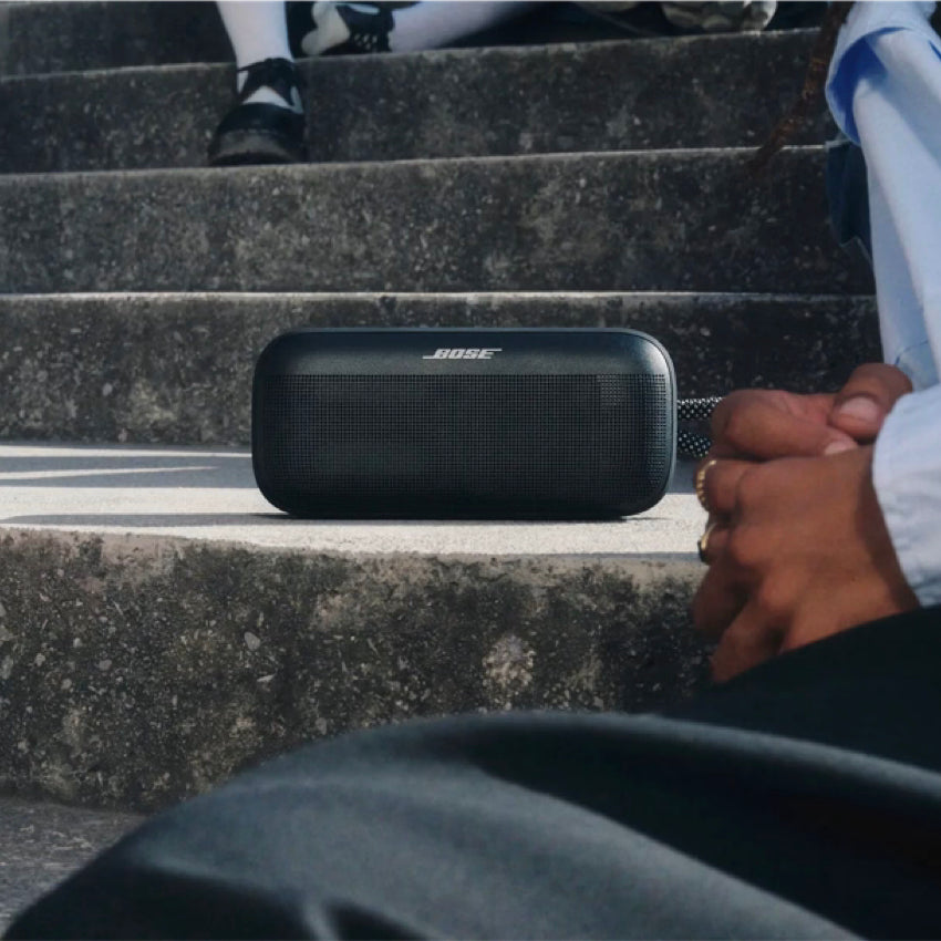 ลำโพงพกพา Bose SoundLink Plus สีดำ พกพาง่าย สะดวกใช้งาน