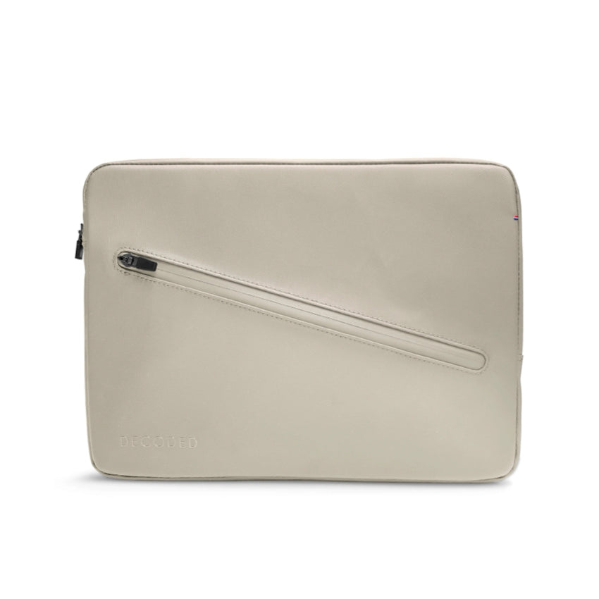 กระเป๋าใส่คอมพิวเตอร์ Decoded สำหรับ MacBook 13 - 14 นิ้ว สี Clay จากแบรนด์ DECOEDE
