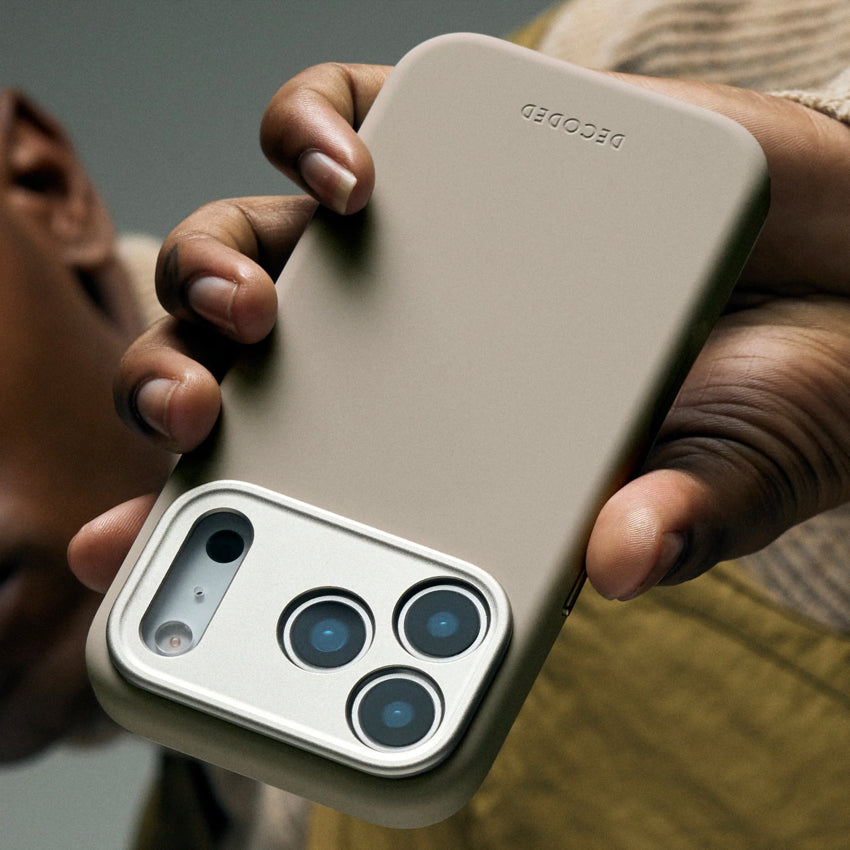 เคสซิลิโคน iPhone 17 Pro รองรับ MagSafe แบรนด์ Decoded