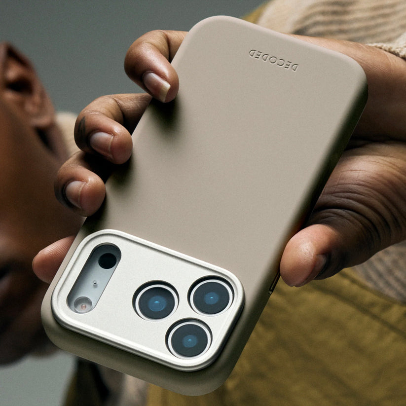 เคสซิลิโคน iPhone 17 Pro รองรับ MagSafe แบรนด์ Decoded