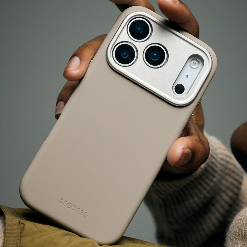 เคส iPhone 17 Pro Max แบบบาง เบา ซิลิโคนพรีเมียม Decoded Soft Taupe