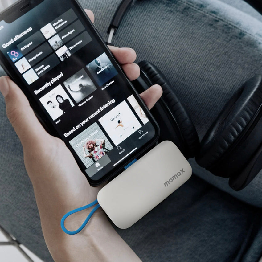 MOMAX 1-Power Mini 5000mAh Bulit-in foldable lightning connector Battery pack (White)