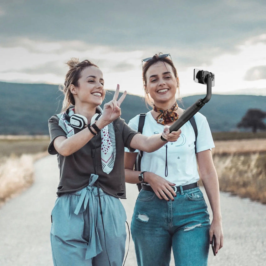 MOMAX 1-Snap Pole Magnetic Selfie Stick (Black)