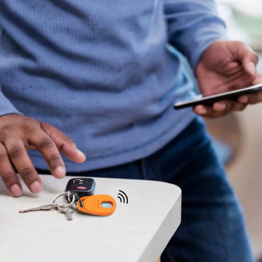 อุปกรณ์ติดตาม Momax PinGuard Camera Scanning สี Orange