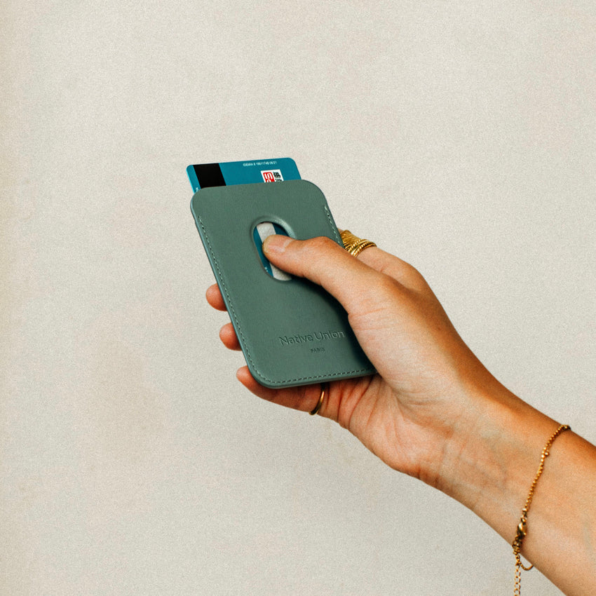 กระเป๋าใส่บัตร Native Union Classic Card Wallet สี Slate Green