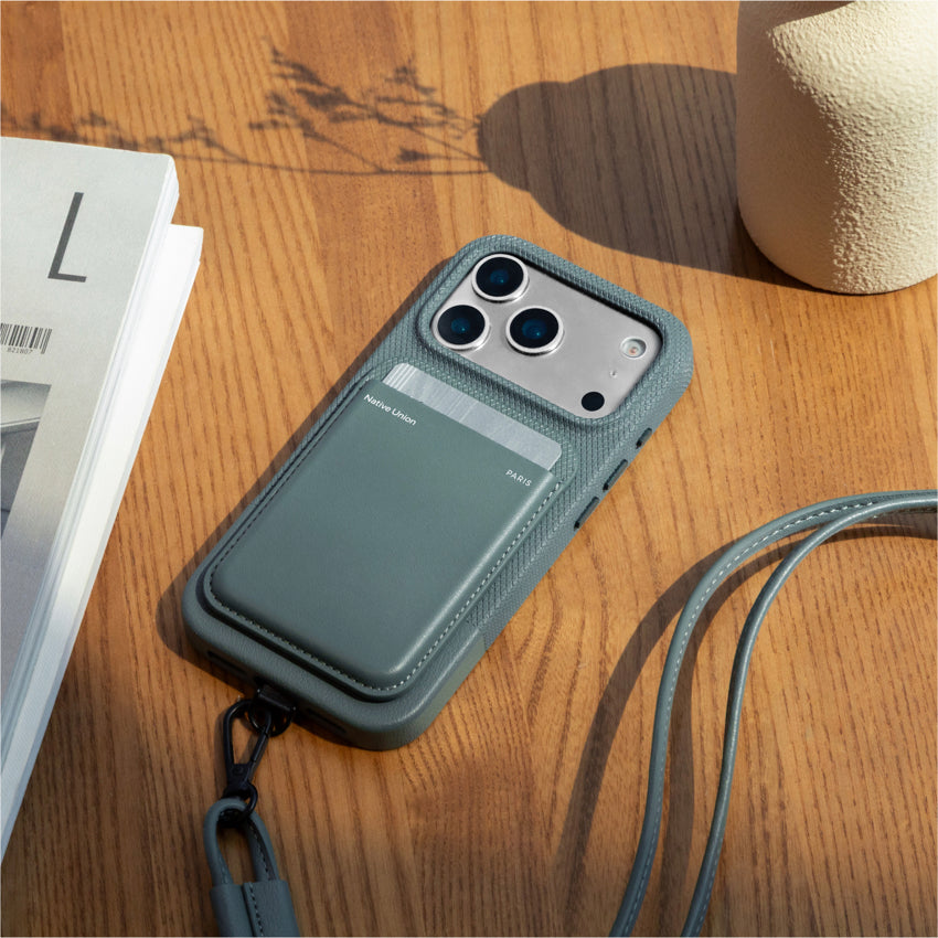 เคสไอโฟน (Re) Classic สำหรับ iPhone 17 Pro Max สี Slate Green ดีไซน์สวยงาม แบรนด์ NATIVE UNION