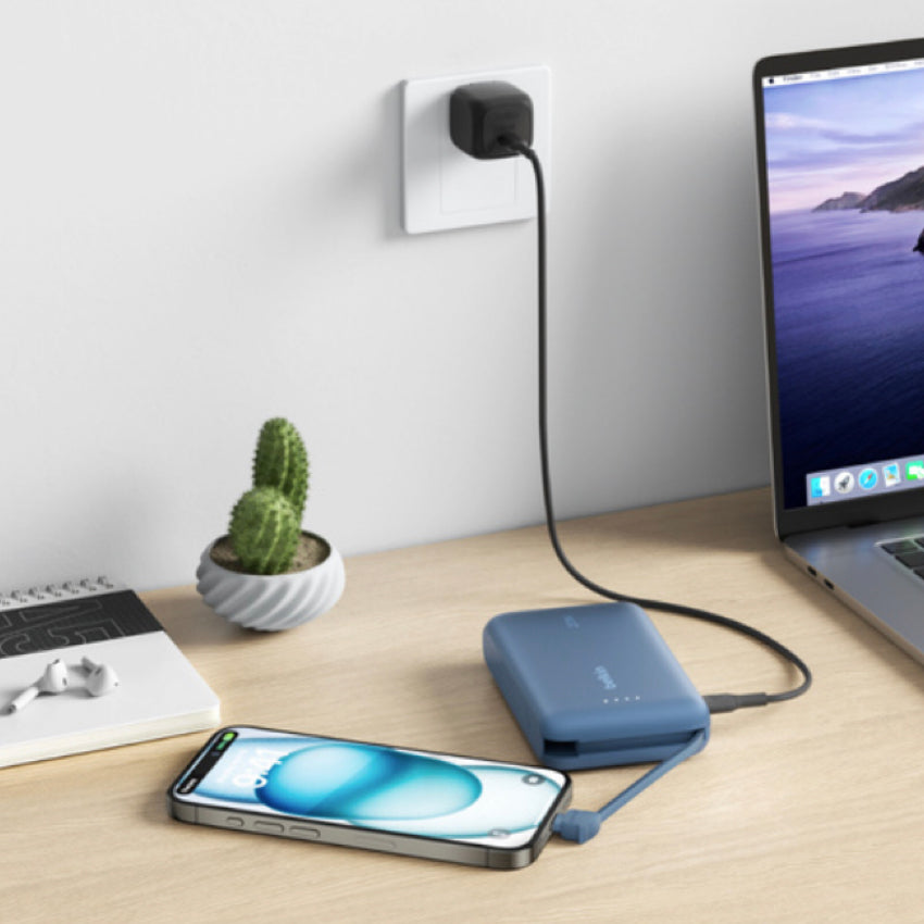 BELKIN BOOST CHARGE Power Bank 10K with built in cable-Blue