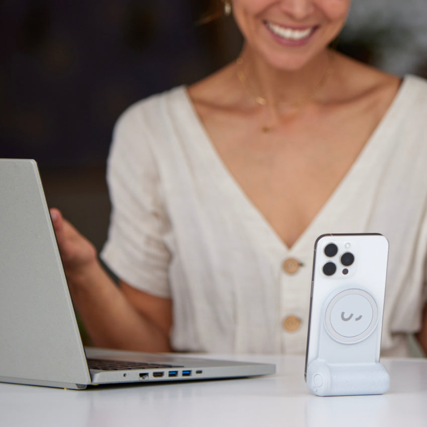 ที่จับมือถือ SnapGrip ShiftCam Essential สีสโตน สำหรับถ่ายภาพ