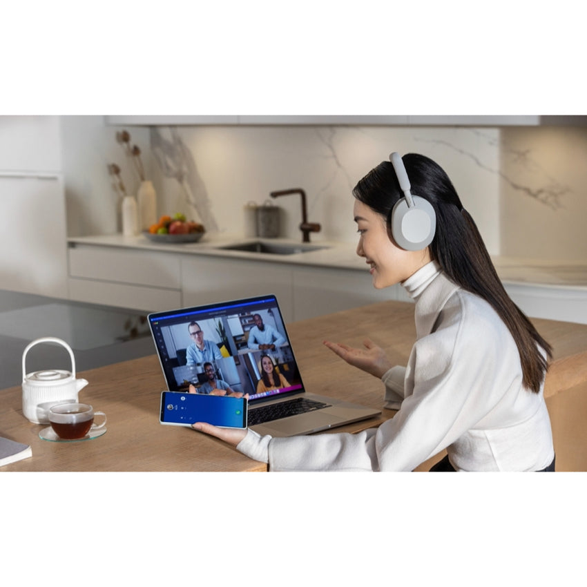 หูฟังไร้สาย Sony WH-1000XM5 Wireless Headphone สี Silver ทันสมัย เรียบง่าย สวมใส่สบาย แบรนด์ SONY