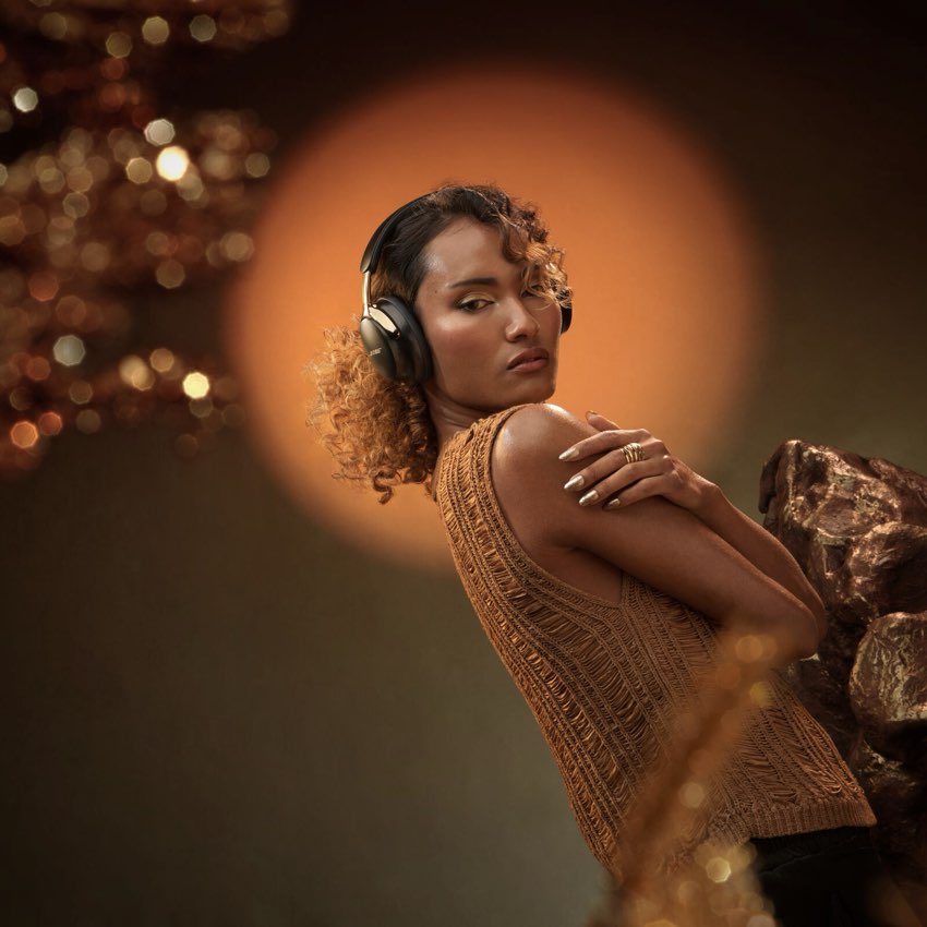 หูฟังไร้สายแบบครอบหู Quietcomfort Ultra รุ่นที่ 2 สี Desert Gold